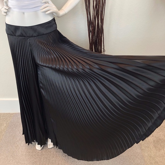 Dominique De Sentino Pants - SOLD Dominique De Sentino | Pleated Palazzo Pants